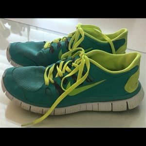 Women’s Nike’s Tennis Shoes